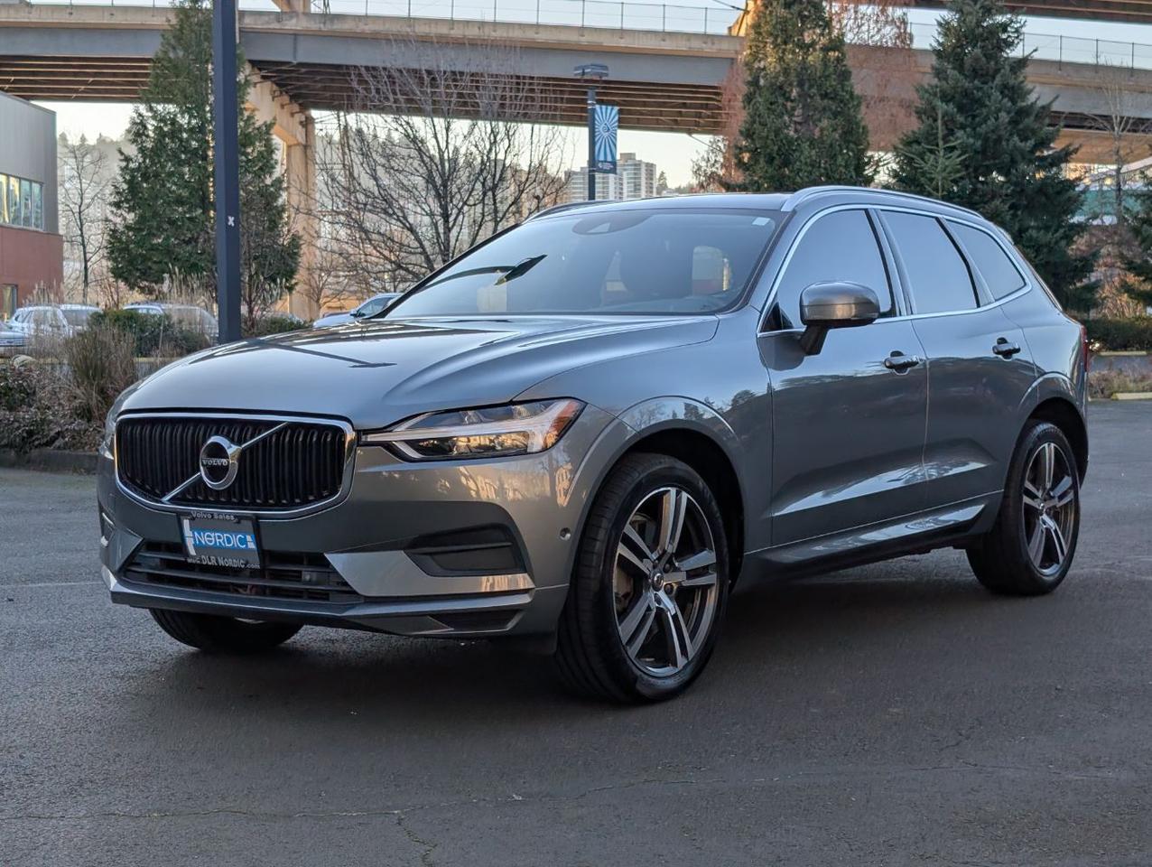 2019 Volvo XC60 T6 AWD Momentum | HK Premium Sound, Nav, Pano Roof, 4 Heated Seats & Heated Wheel Portland OR