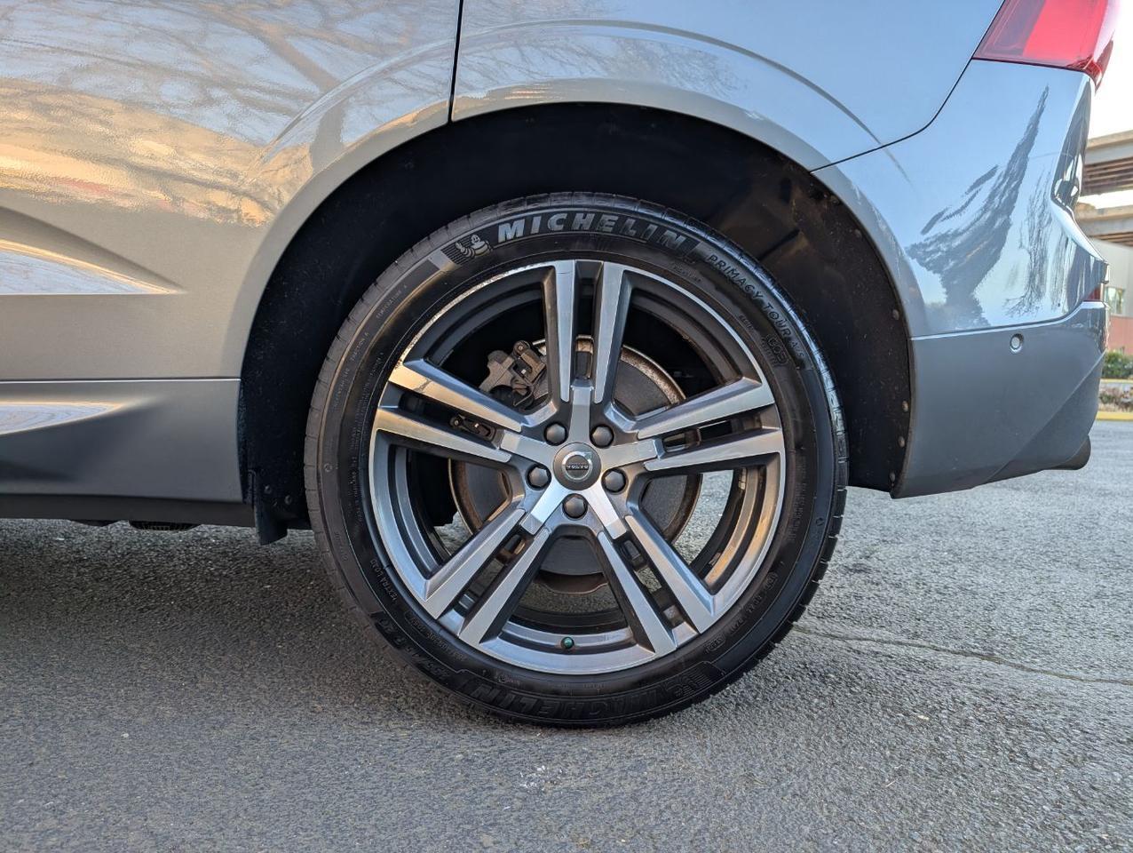 2019 Volvo XC60 T6 AWD Momentum | HK Premium Sound, Nav, Pano Roof, 4 Heated Seats & Heated Wheel Portland OR