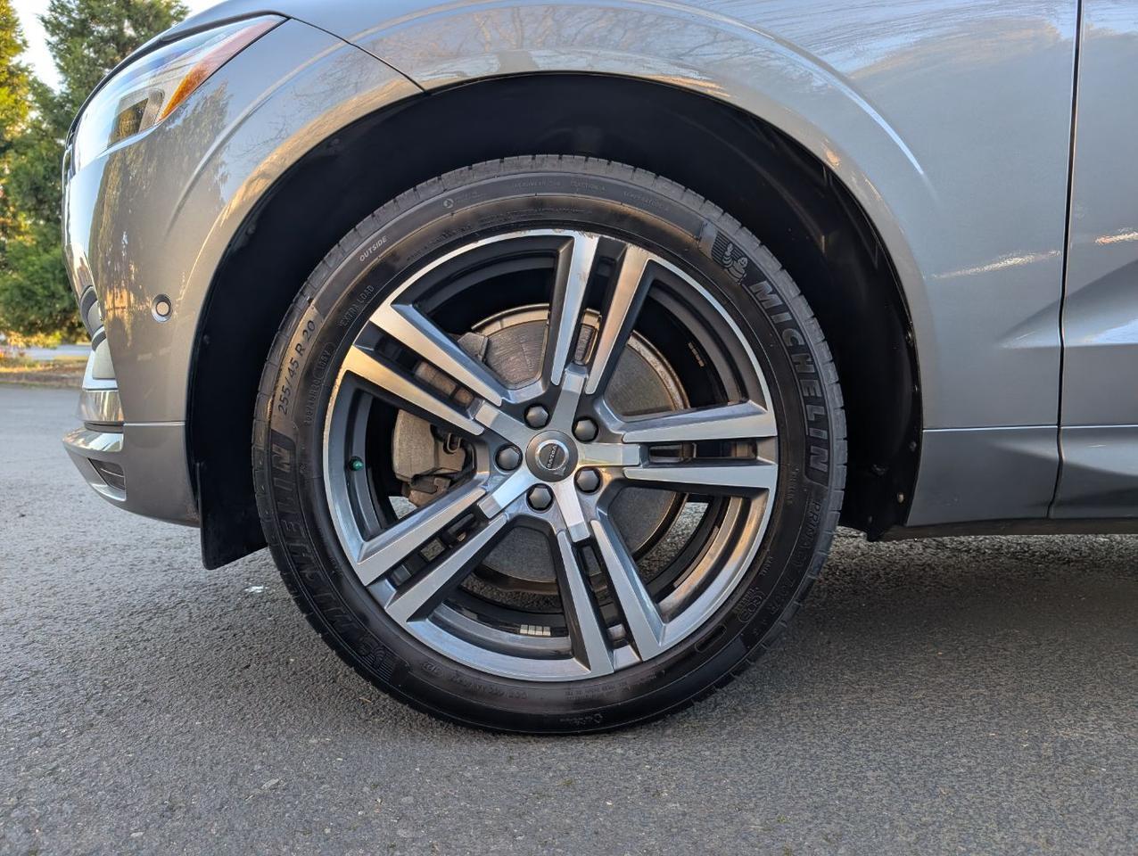 2019 Volvo XC60 T6 AWD Momentum w/Harman Kardon, Nav, Pano Roof, 4 Heated Seats & Wheel Portland OR