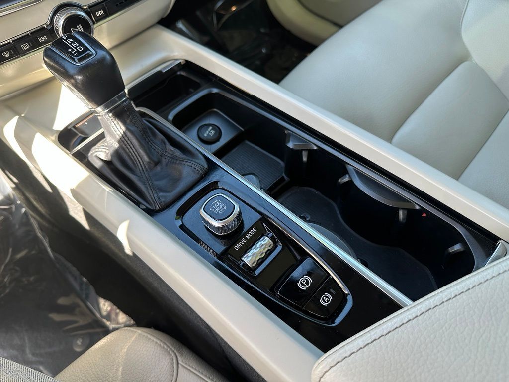2019 Volvo XC60 T6 Momentum Tucson AZ