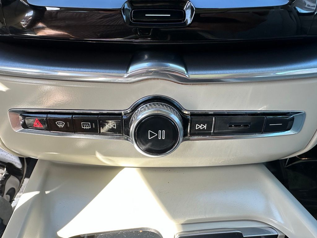 2019 Volvo XC60 T6 Momentum Tucson AZ