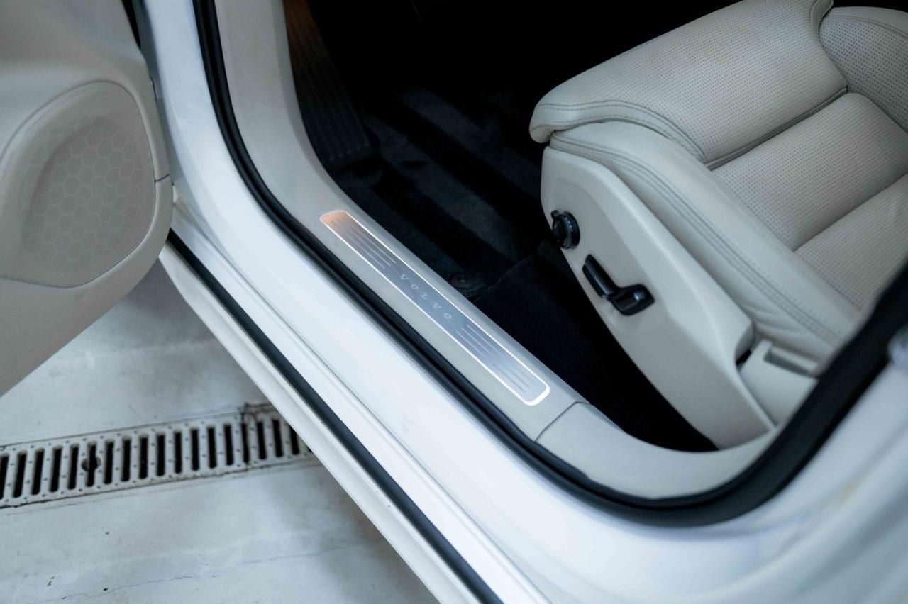 2019 Volvo XC90 Inscription photo 32