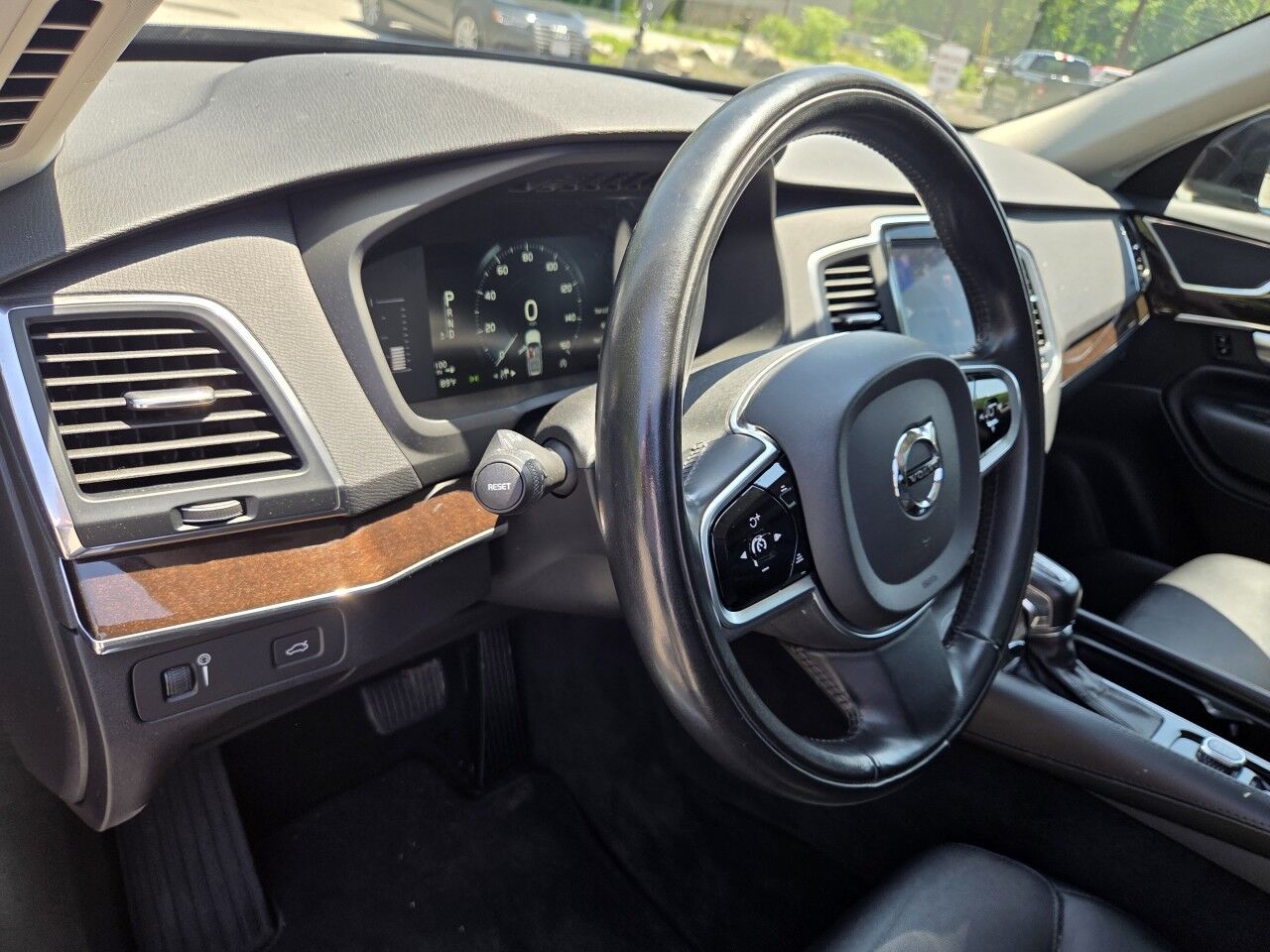 2019 Volvo XC90 Momentum Charlton MA