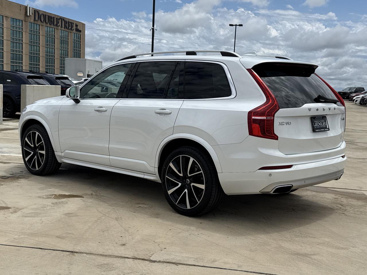 2019 Volvo XC90 Momentum