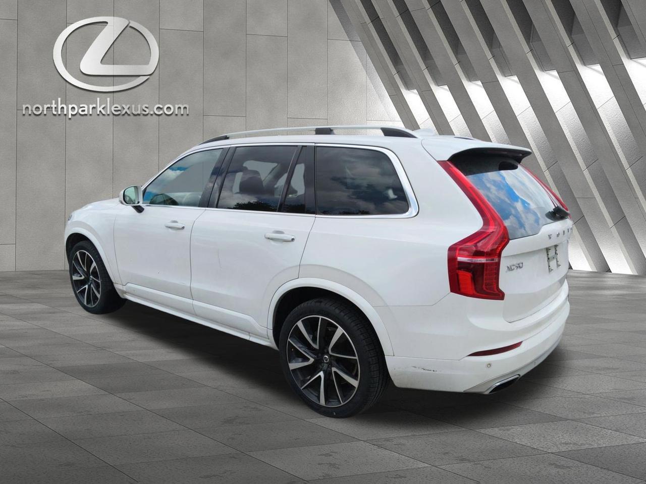 2019 Volvo XC90 Momentum
