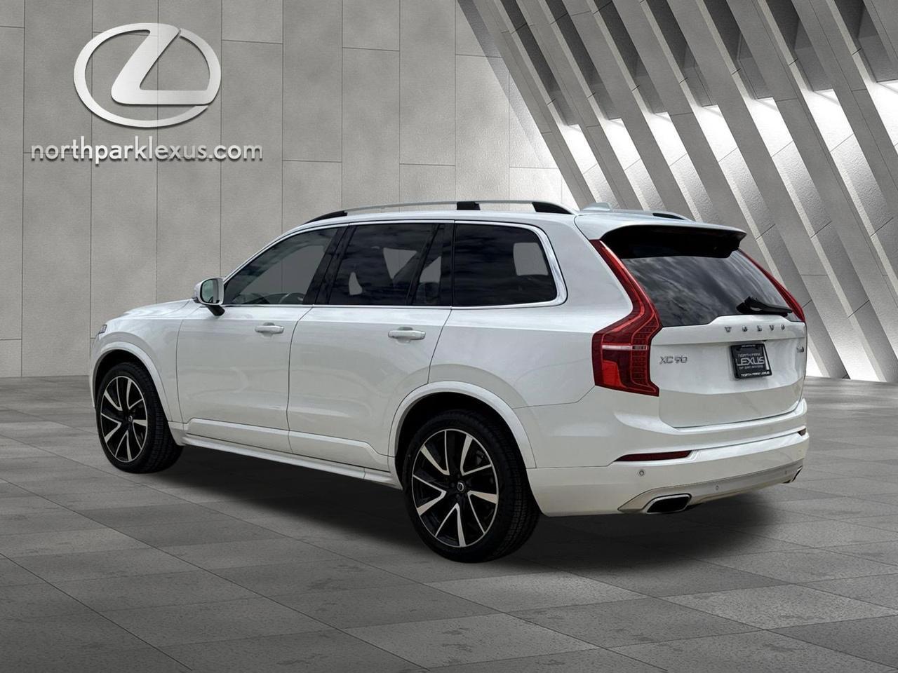 2019 Volvo XC90 Momentum
