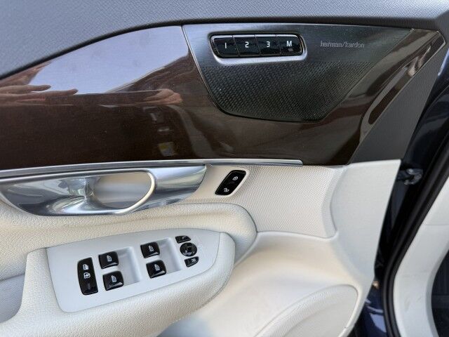 2019 Volvo XC90 Momentum Whitehall PA