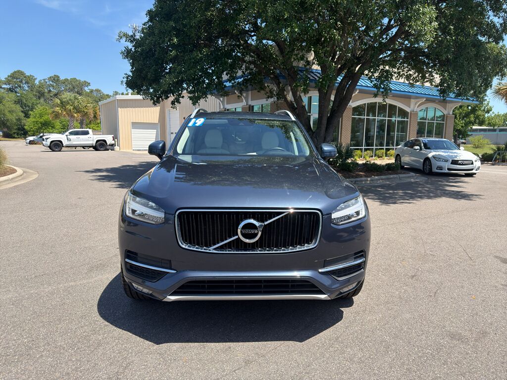 2019 Volvo XC90 Momentum