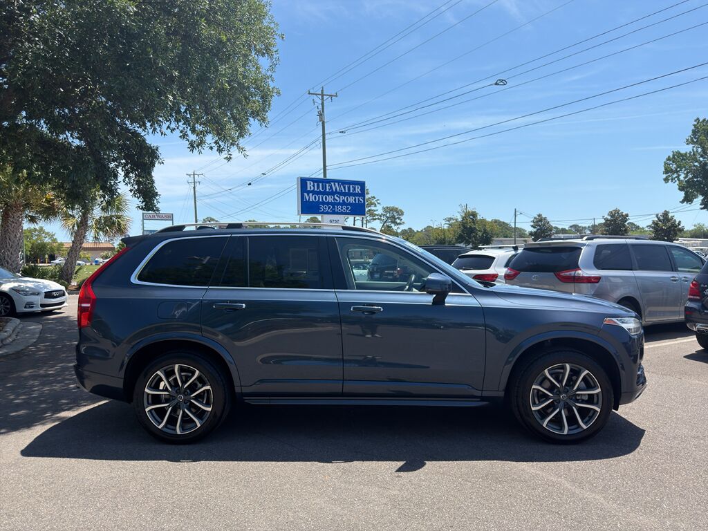 2019 Volvo XC90 Momentum