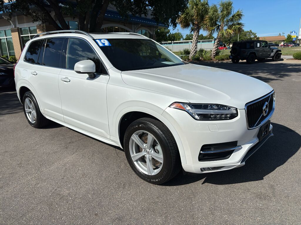 2019 Volvo XC90 Momentum