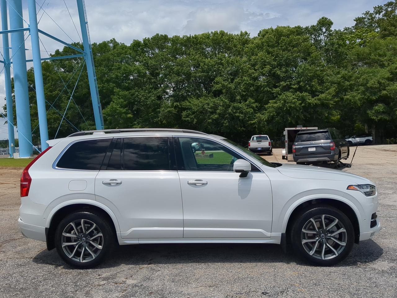 2019 Volvo XC90 Momentum