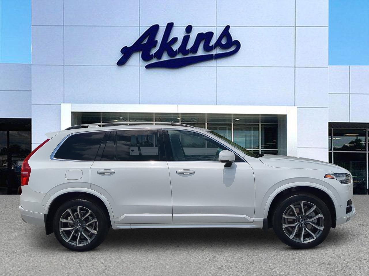 2019 Volvo XC90 Momentum