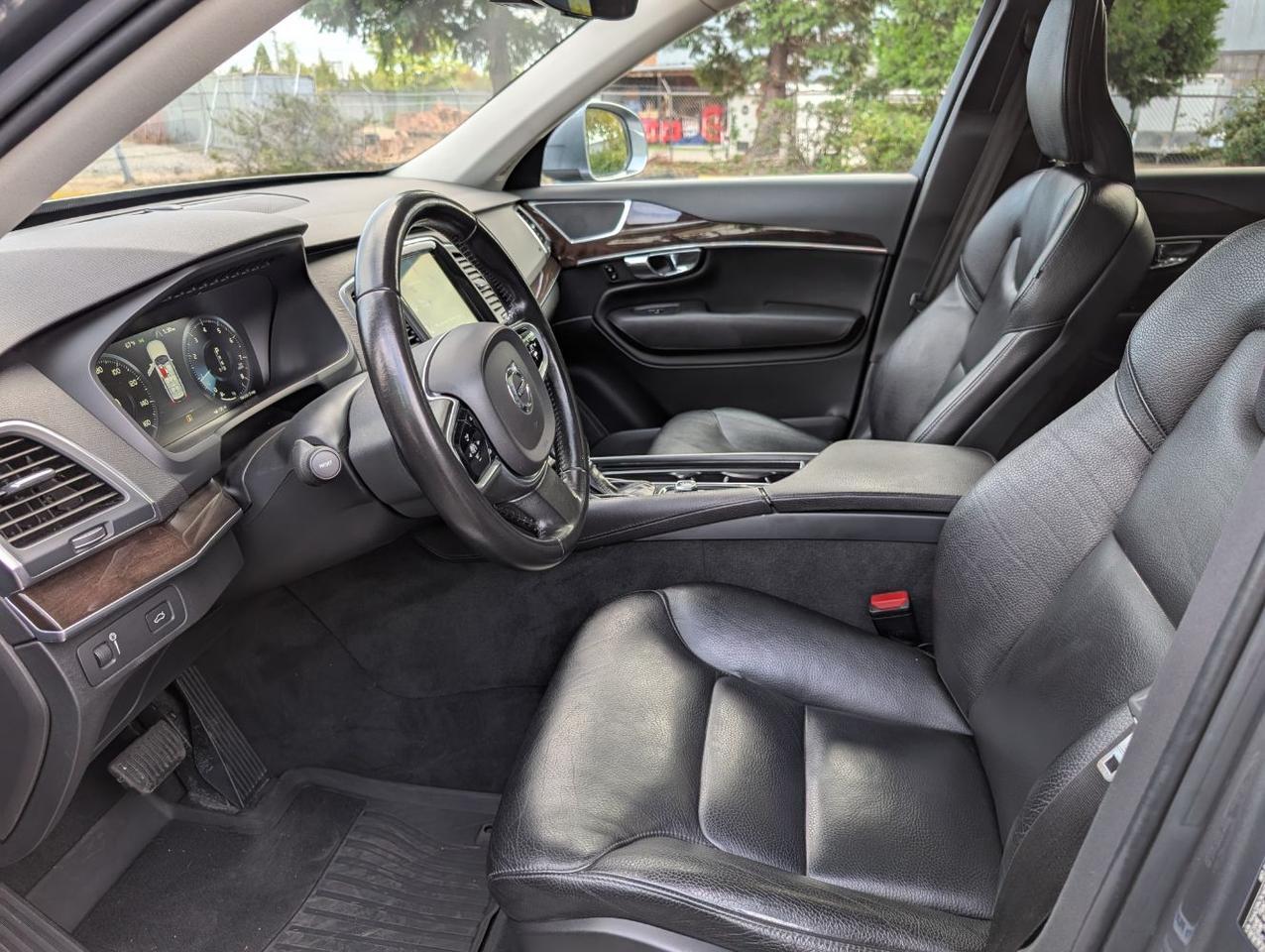 2019 Volvo XC90 T6 AWD Momentum w/High Performace Audio, Pilot Assist, Booster Seat, Heated Leather Seats Portland OR