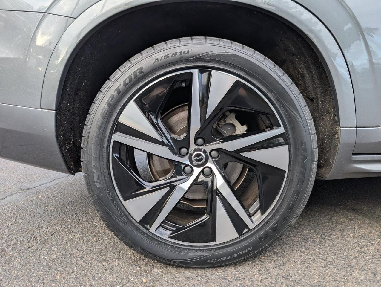 2019 Volvo XC90 T6 AWD Momentum w/High Performace Audio, Pilot Assist, Booster Seat, Heated Leather Seats Portland OR