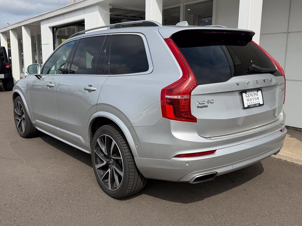 2019 Volvo XC90 T6 Momentum