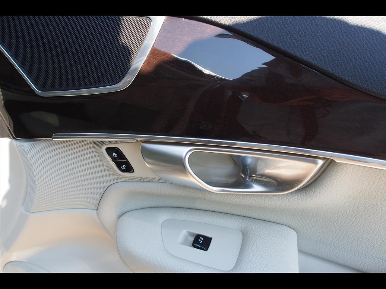 2019 Volvo XC90 T6 Momentum