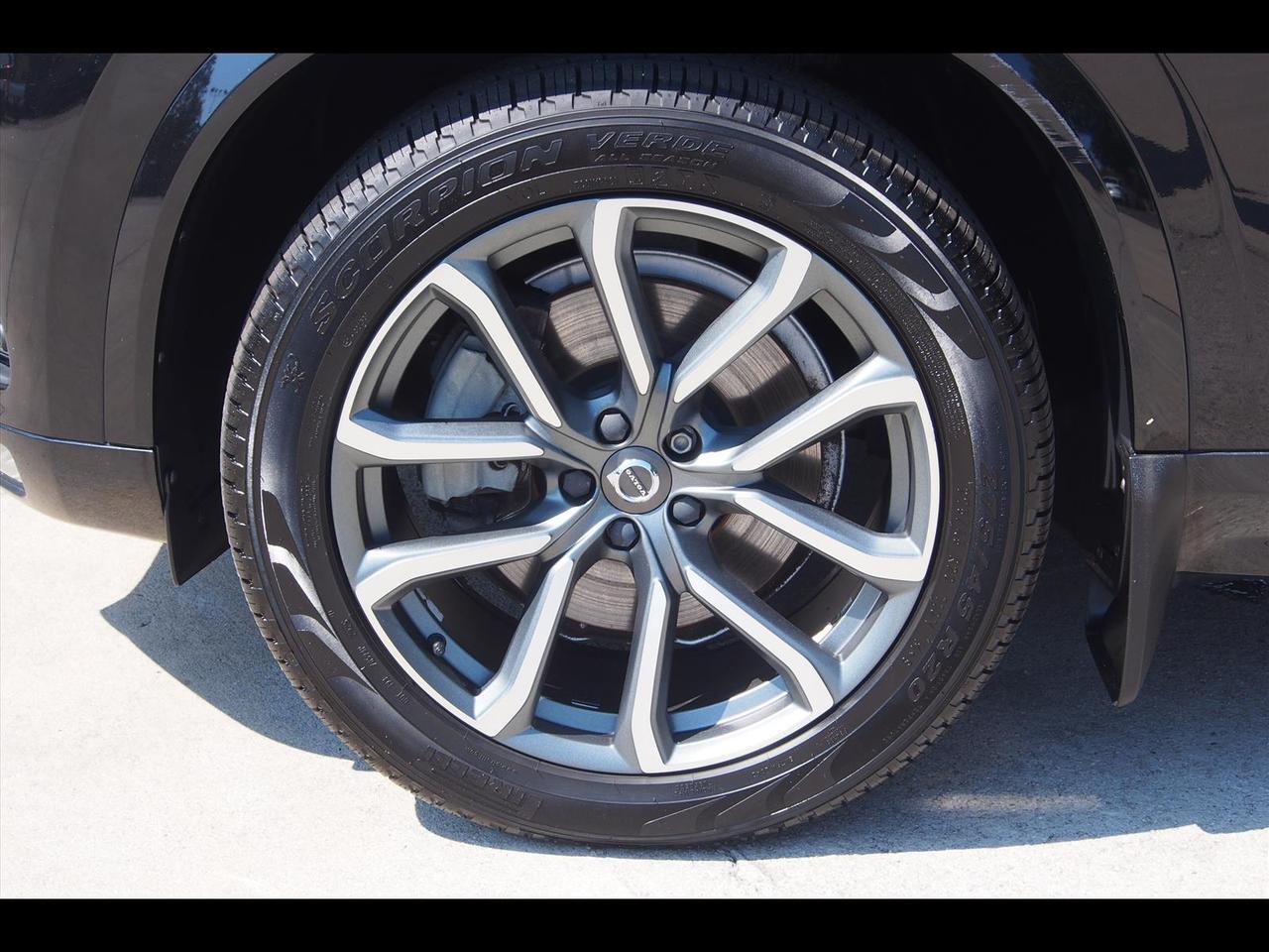 2019 Volvo XC90 T6 Momentum