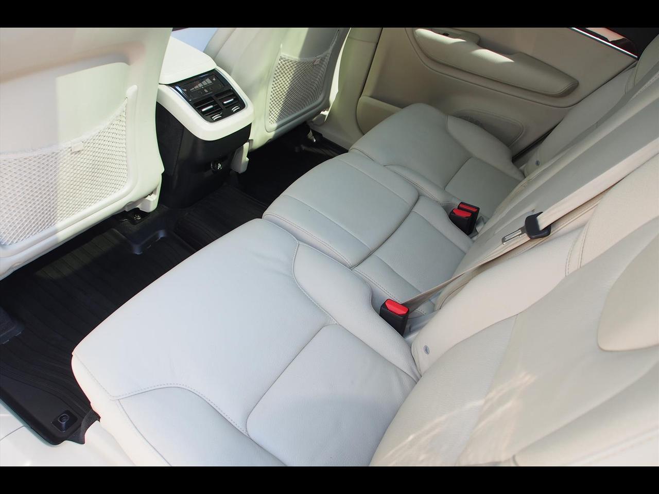 2019 Volvo XC90 T6 Momentum