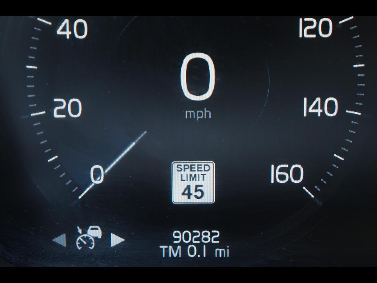 2019 Volvo XC90 T6 Momentum
