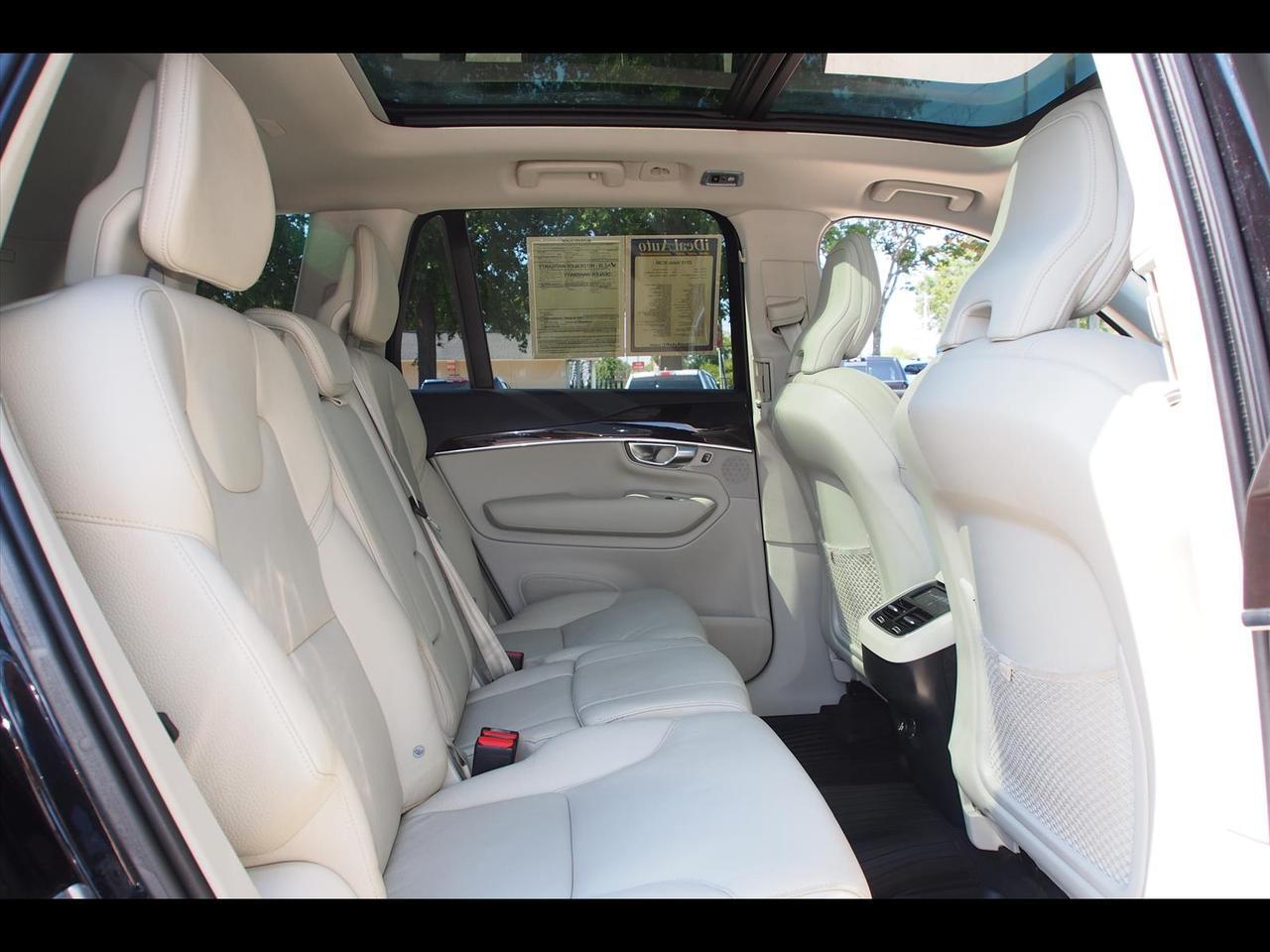 2019 Volvo XC90 T6 Momentum