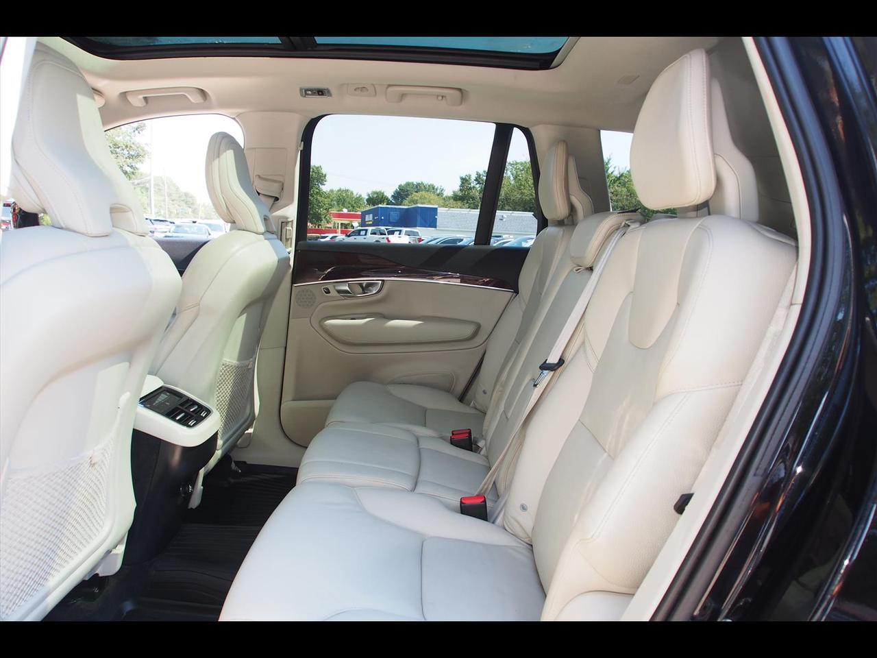 2019 Volvo XC90 T6 Momentum