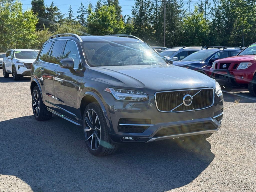 2019 Volvo XC90 T6 Momentum
