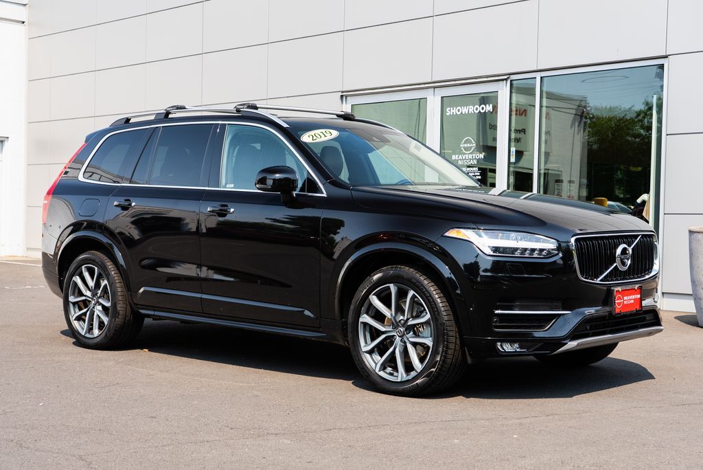 2019 Volvo XC90 T6 Momentum
