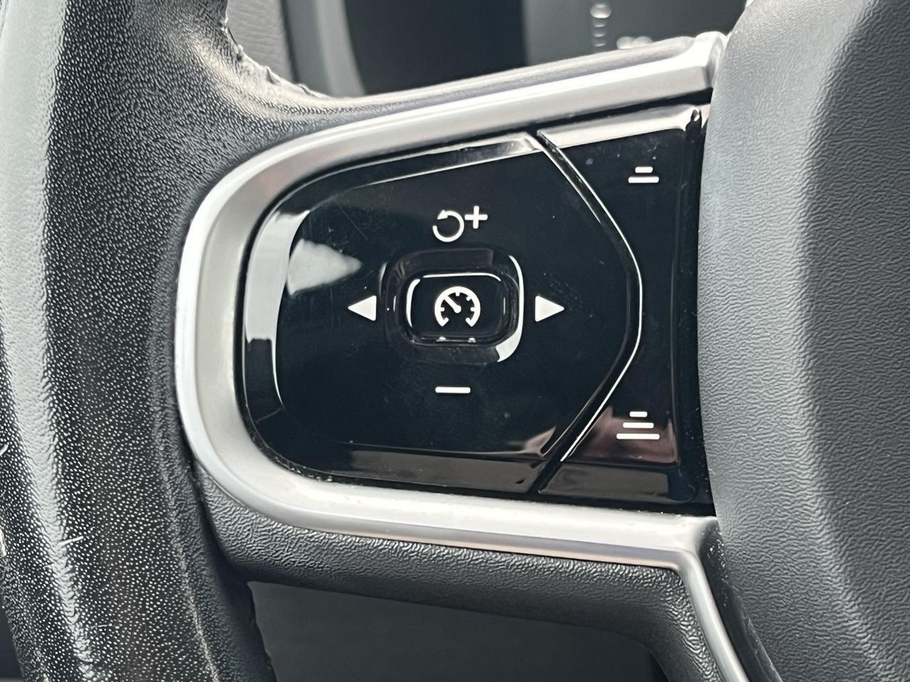 2019 Volvo XC90 T6 Momentum Chantilly VA
