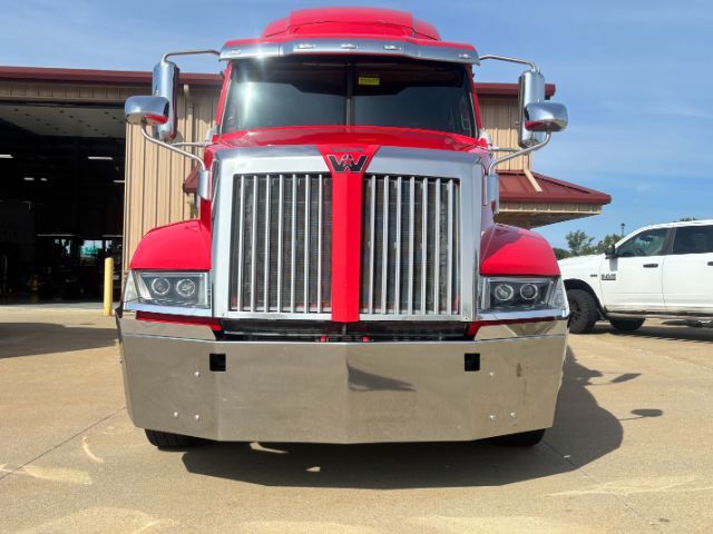 2019 Western Star 5700 XE Set Back Axle w/Sleepe .