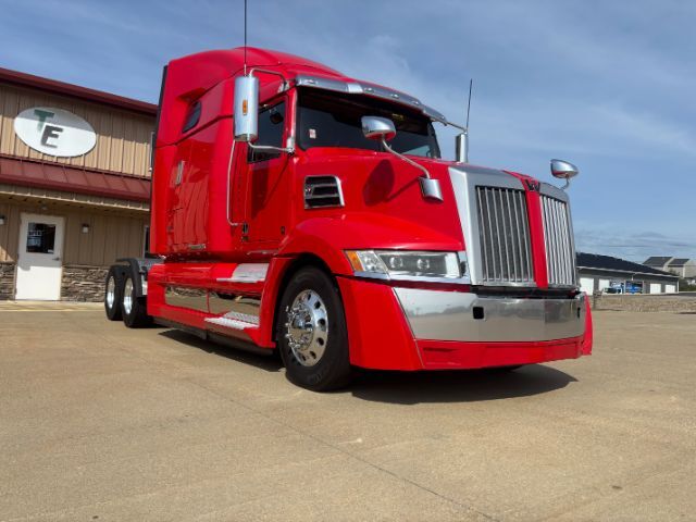 2019 Western Star 5700 XE Set Back Axle w/Sleepe .