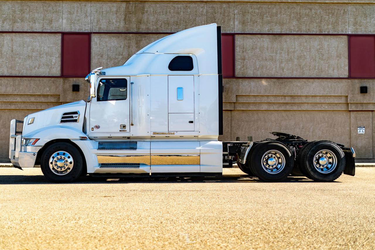 2019 Western Star 5700 XE Tractor Sleeper Red Deer AB