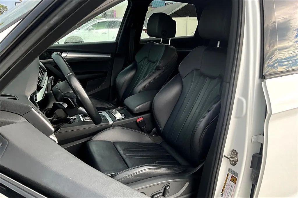 2020 Audi Q5 45 TFSI Titanium Premium Sport Utility 4D Maitland FL