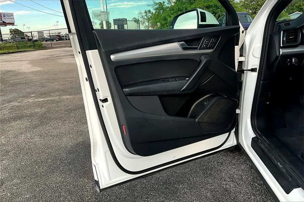 2020 Audi Q5 45 TFSI Titanium Premium Sport Utility 4D Maitland FL