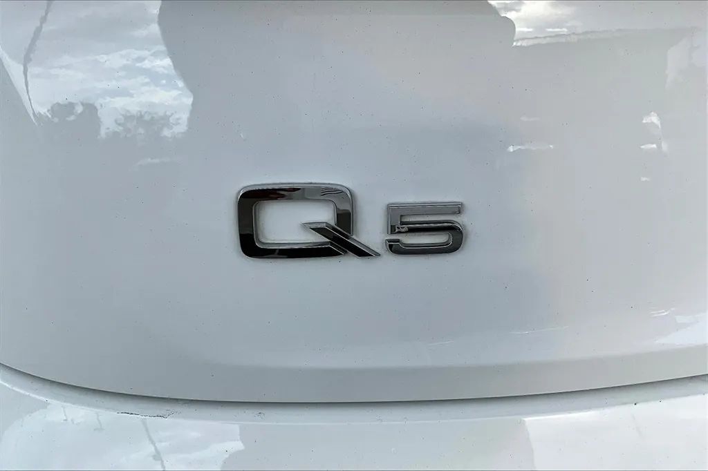 2020 Audi Q5 45 TFSI Titanium Premium Sport Utility 4D Maitland FL