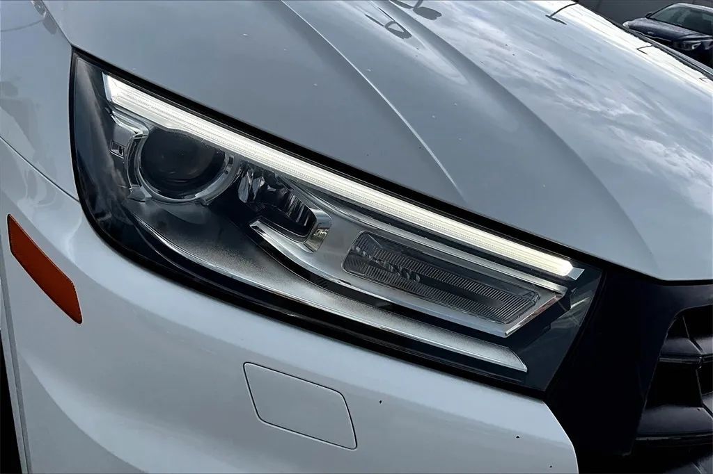 2020 Audi Q5 45 TFSI Titanium Premium Sport Utility 4D Maitland FL