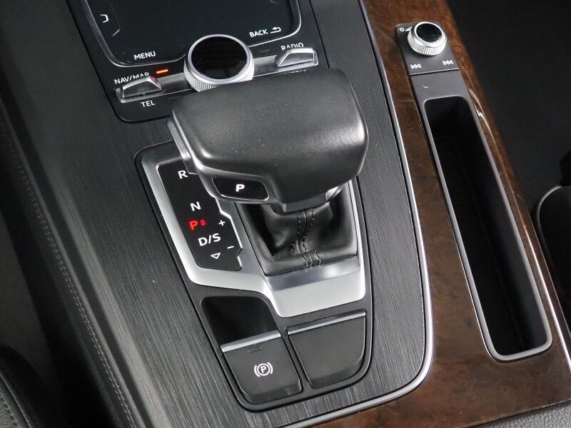 2020 Audi Q5 Premium Plus 45 TFSI Quattro *NAVIGATION, VIRTUAL COCKPIT, SAFTEY ALERTS, BACKUP-CAMERA, PANORAMA MOONROOF, LEATHER, CLIMATE SEATS, POWER LIFTGATE, 20 INCH WHEELS, WIRELESS CHARGING, ANDROID & APPLE Round Rock TX