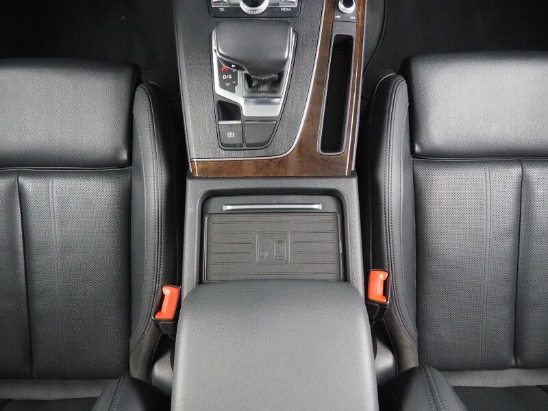 2020 Audi Q5 Premium Plus 45 TFSI Quattro *NAVIGATION, VIRTUAL COCKPIT, SAFTEY ALERTS, BACKUP-CAMERA, PANORAMA MOONROOF, LEATHER, CLIMATE SEATS, POWER LIFTGATE, 20 INCH WHEELS, WIRELESS CHARGING, ANDROID & APPLE Round Rock TX