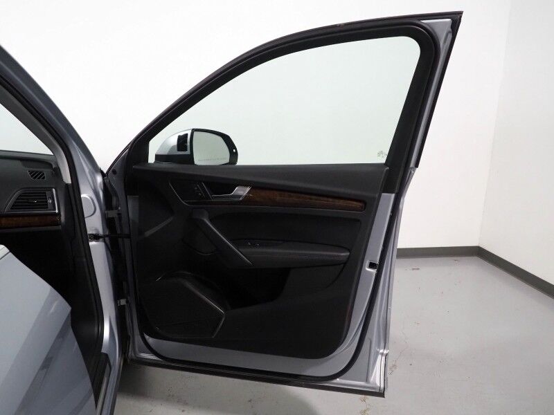 2020 Audi Q5 Premium Plus 45 TFSI Quattro *NAVIGATION, VIRTUAL COCKPIT, SAFTEY ALERTS, BACKUP-CAMERA, PANORAMA MOONROOF, LEATHER, CLIMATE SEATS, POWER LIFTGATE, 20 INCH WHEELS, WIRELESS CHARGING, ANDROID & APPLE Round Rock TX