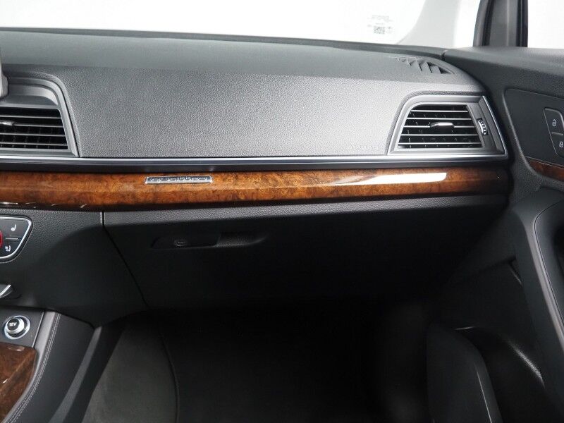 2020 Audi Q5 Premium Plus 45 TFSI Quattro *NAVIGATION, VIRTUAL COCKPIT, SAFTEY ALERTS, BACKUP-CAMERA, PANORAMA MOONROOF, LEATHER, CLIMATE SEATS, POWER LIFTGATE, 20 INCH WHEELS, WIRELESS CHARGING, ANDROID & APPLE Round Rock TX