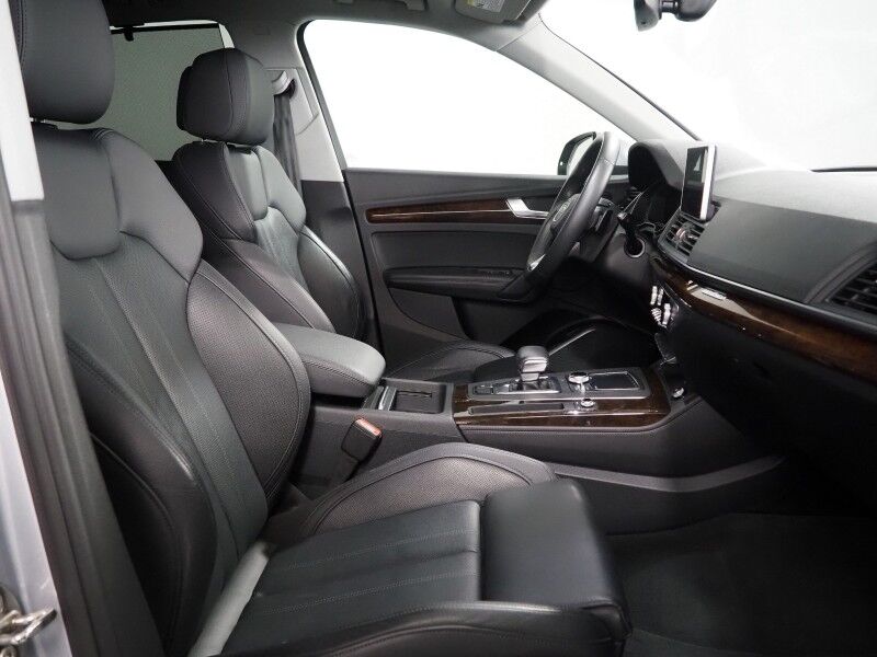 2020 Audi Q5 Premium Plus 45 TFSI Quattro *NAVIGATION, VIRTUAL COCKPIT, SAFTEY ALERTS, BACKUP-CAMERA, PANORAMA MOONROOF, LEATHER, CLIMATE SEATS, POWER LIFTGATE, 20 INCH WHEELS, WIRELESS CHARGING, ANDROID & APPLE Round Rock TX