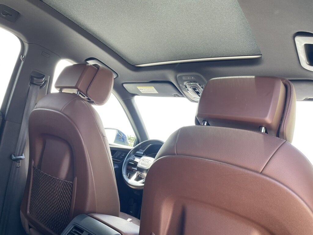 2020 Audi Q5 Premium~CLEAN CARFAX~EXCELLENT CONDITION~BLUETOOTH~DRIVER ASSISTANCE PACKAGE~PANORAMIC MOONROOF / SUNROOF Sarasota FL