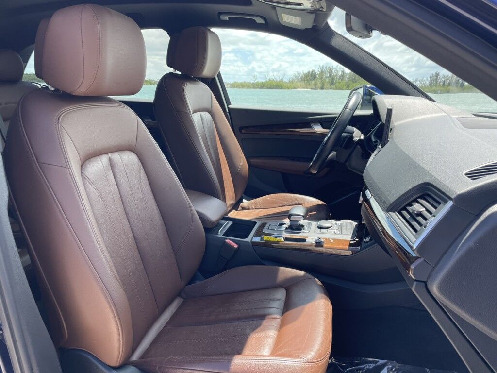 2020 Audi Q5 Premium~CLEAN CARFAX~EXCELLENT CONDITION~BLUETOOTH~DRIVER ASSISTANCE PACKAGE~PANORAMIC MOONROOF / SUNROOF Sarasota FL