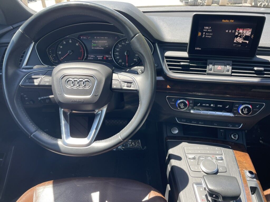 2020 Audi Q5 Premium~CLEAN CARFAX~EXCELLENT CONDITION~BLUETOOTH~DRIVER ASSISTANCE PACKAGE~PANORAMIC MOONROOF / SUNROOF Sarasota FL