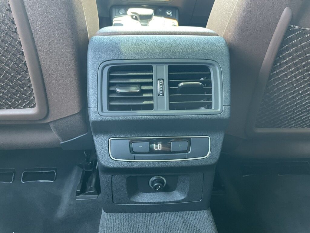 2020 Audi Q5 Premium~CLEAN CARFAX~EXCELLENT CONDITION~BLUETOOTH~DRIVER ASSISTANCE PACKAGE~PANORAMIC MOONROOF / SUNROOF Sarasota FL