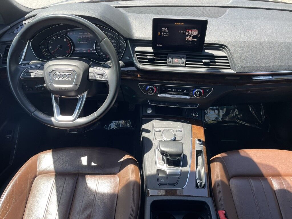 2020 Audi Q5 Premium~CLEAN CARFAX~EXCELLENT CONDITION~BLUETOOTH~DRIVER ASSISTANCE PACKAGE~PANORAMIC MOONROOF / SUNROOF Sarasota FL