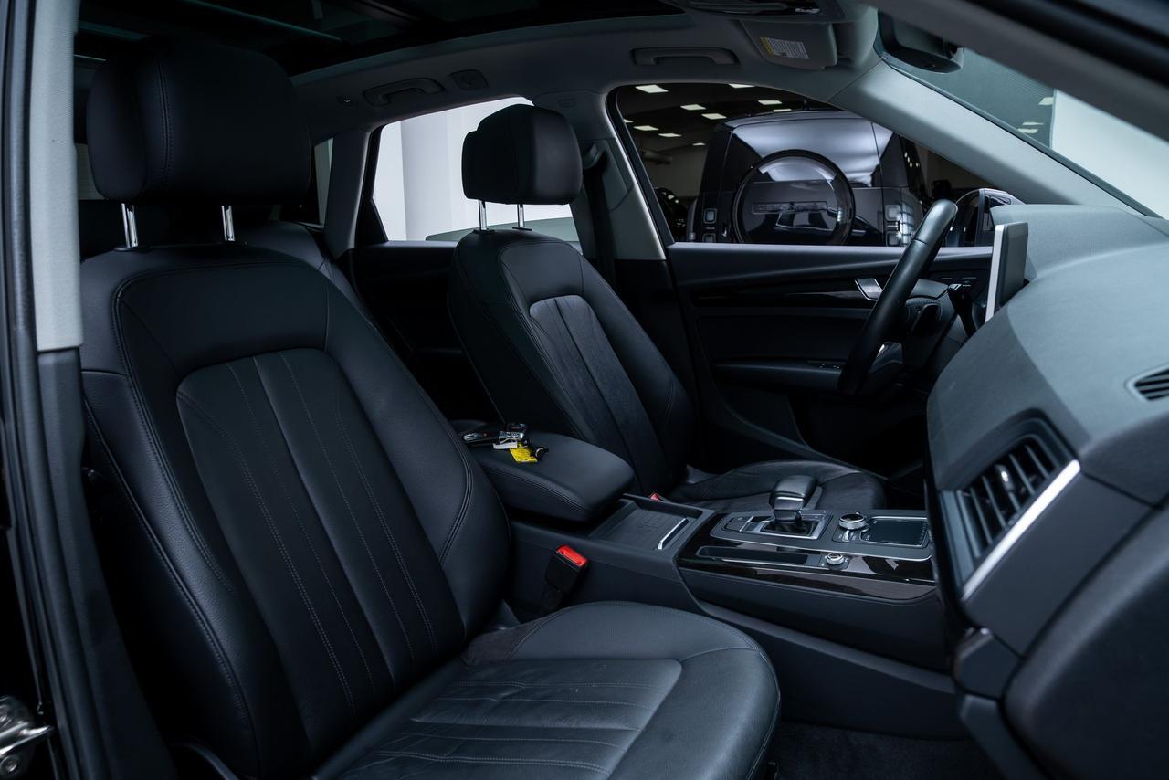 2020 Audi Q5 e 55 Premium Convenience Plus Package / Panoramic Roof Portland OR