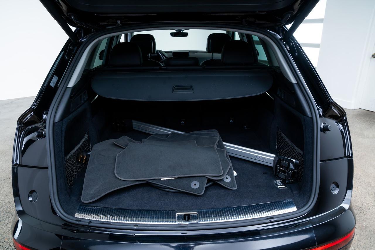 2020 Audi Q5 e 55 Premium Convenience Plus Package / Panoramic Roof Portland OR