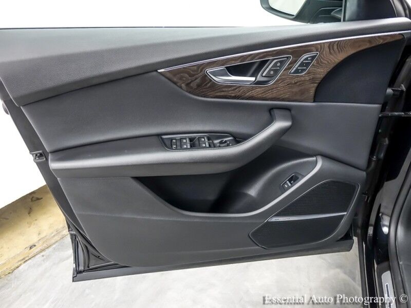 2020 Audi Q8 Premium Plus Willowbrook IL