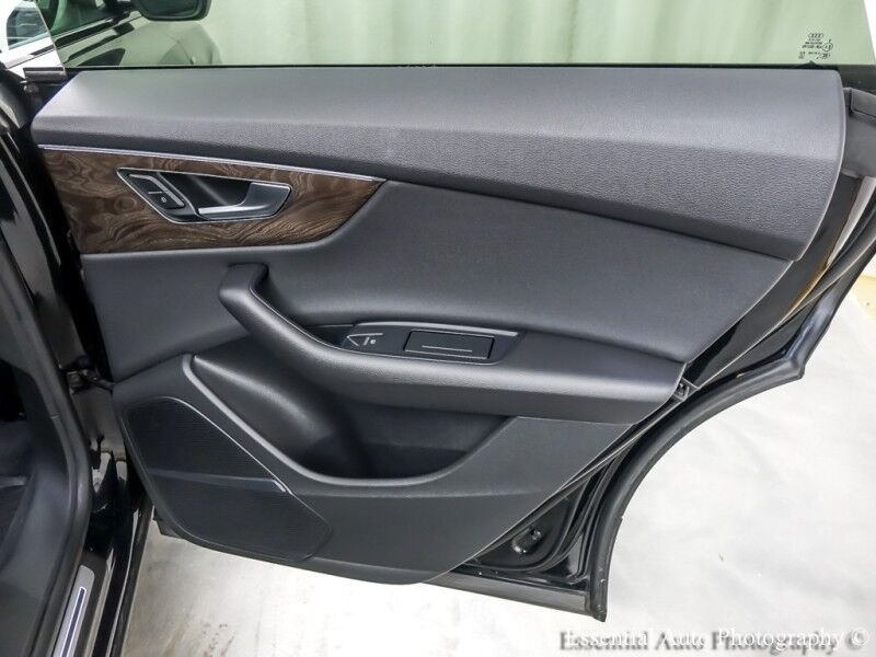 2020 Audi Q8 Premium Plus Willowbrook IL