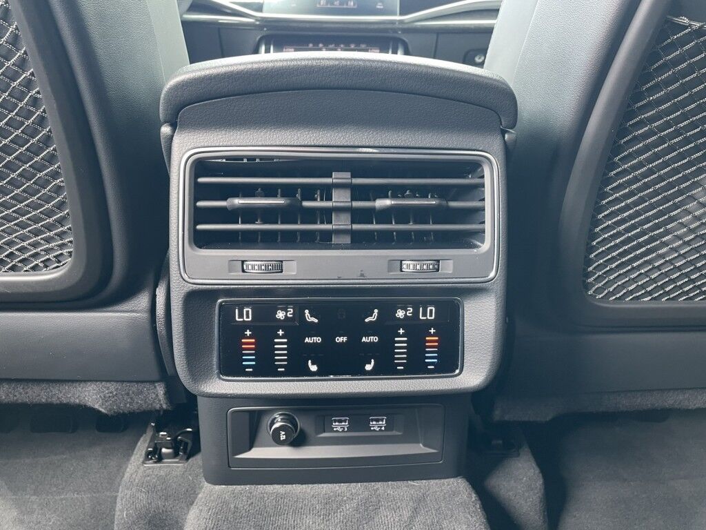 2020 Audi SQ7 PRESTIGE~1 OWNER~CLEAN CARFAX~LOW MILES~REGULAR MAINTENANCE~ONLI Sarasota FL